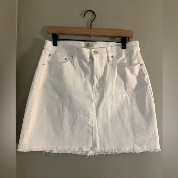 J.Crew White Denim Mini Skirt Size 30 Frayed Hem Cotton Blend - Picture 7 of 7